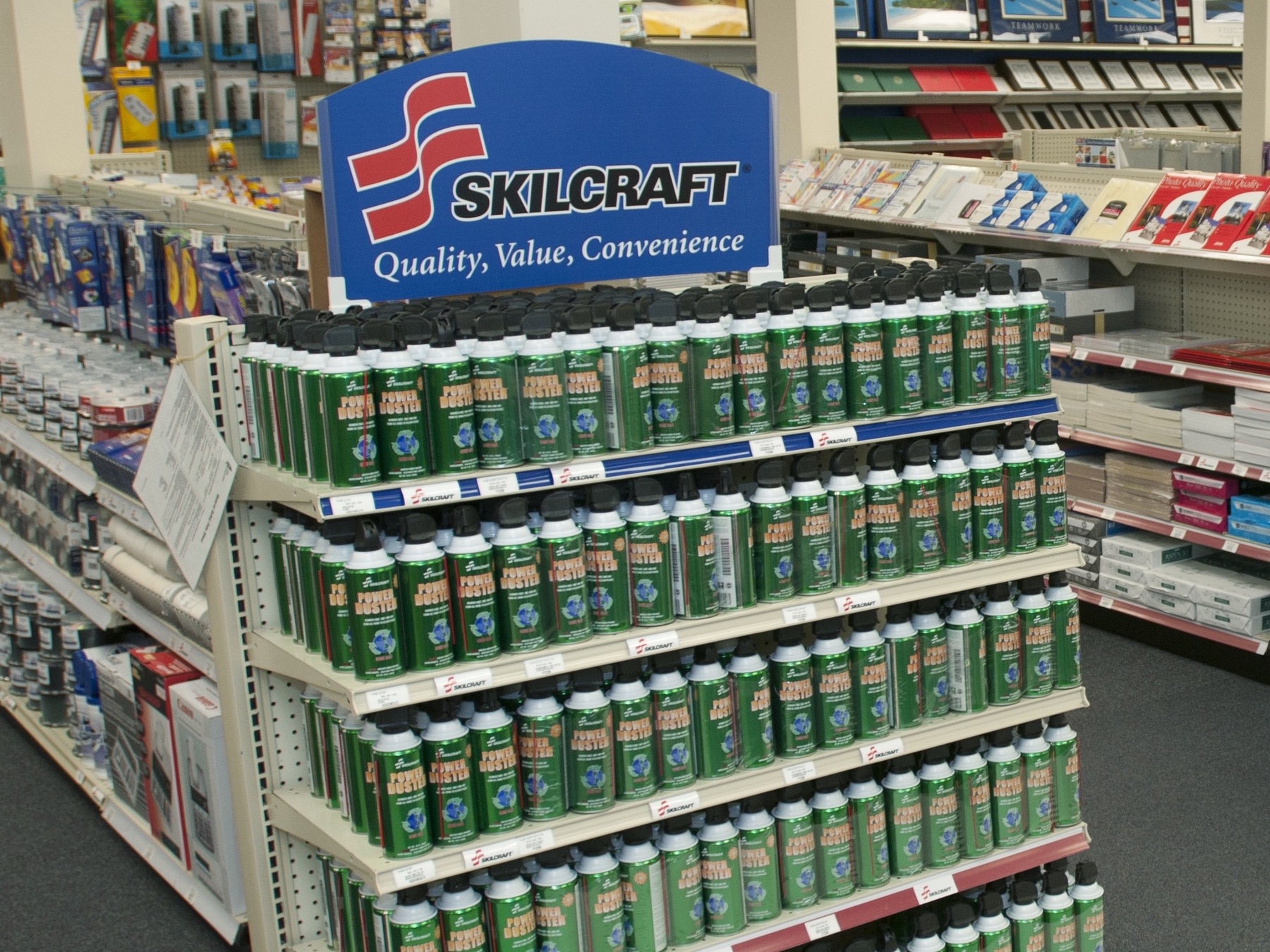 SkillCraft مصنوعات کی نمائش کرنے والا ایک اینڈ کیپ گلیارے